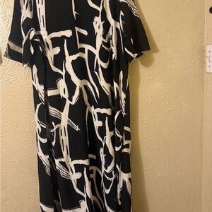 Stylish and Sleek  Elegant Black and White Abstract Dress